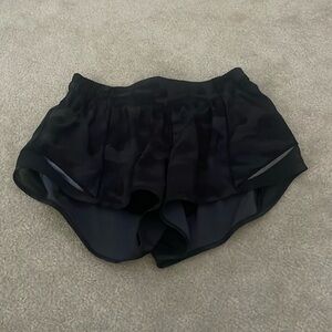 lululemon hotty hot shorts size 4